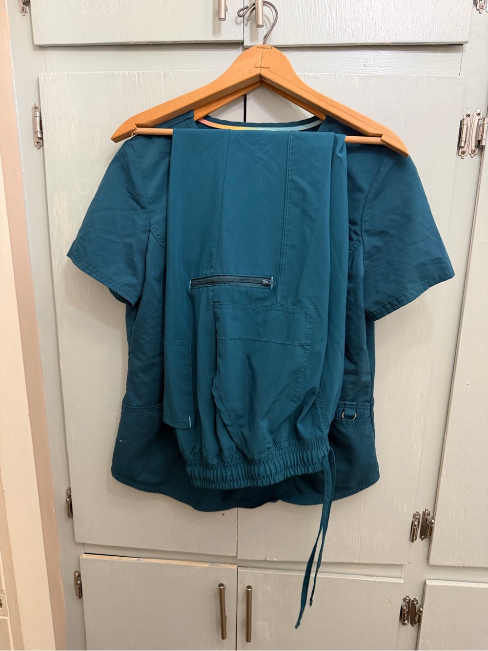 Scrubstar Ultimate Women's V-Neck Scrub Set in Teal Green - Picture 2 of 2